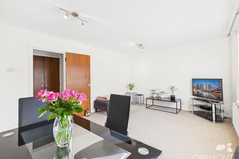 2 bedroom flat for sale, Sheldon Court, Rayleigh Road, Hutton, Brentwood