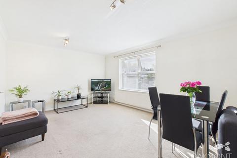 2 bedroom flat for sale, Sheldon Court, Rayleigh Road, Hutton, Brentwood