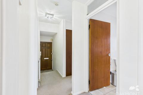 2 bedroom flat for sale, Sheldon Court, Rayleigh Road, Hutton, Brentwood
