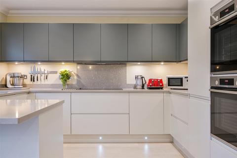 4 bedroom detached house for sale, Woodlands Road, Epsom, Surrey, KT18 7HP