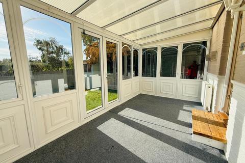 3 bedroom semi-detached house for sale, Lonsdale Drive, Rainham