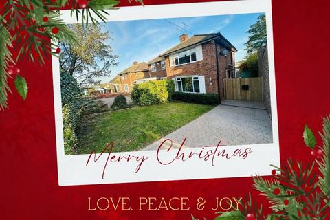 3 bedroom semi-detached house for sale, Lonsdale Drive, Rainham