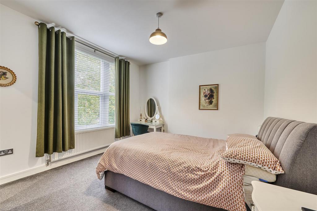 55 Higham Rd Rushden-25.jpg