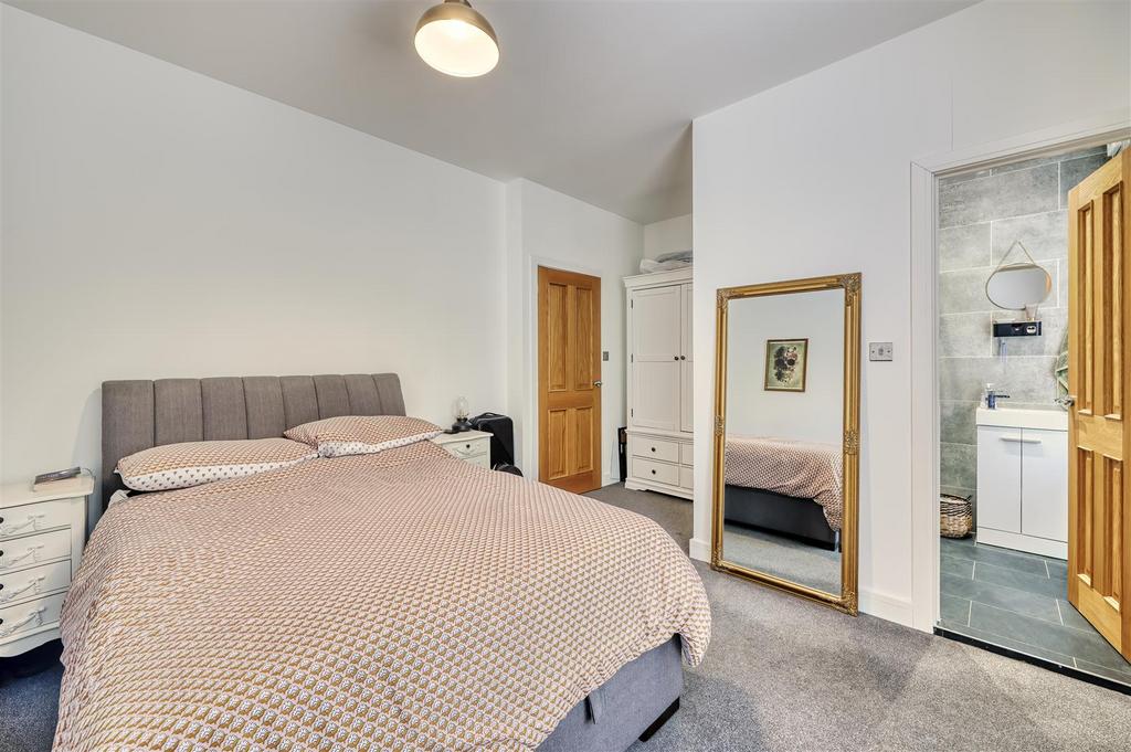 55 Higham Rd Rushden-26.jpg