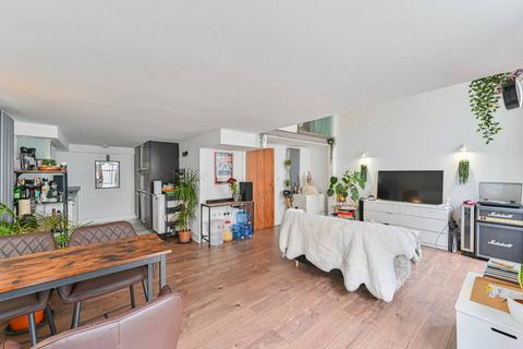 2 bedroom flat for sale, Cadogan Road, Woolwich Riverside, London, SE18