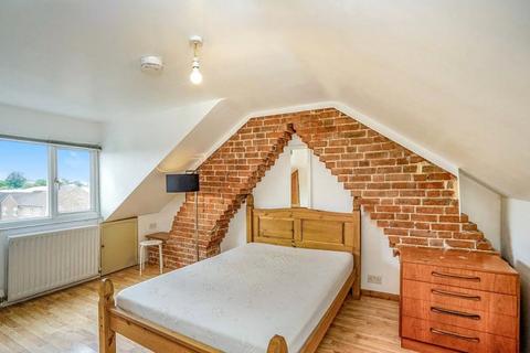 1 bedroom in a house share to rent, Cambridge Street, Buckinghamshire HP20