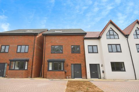 1 bedroom terraced house to rent, Osbourne Gardens, Osbourne Gardens HP19