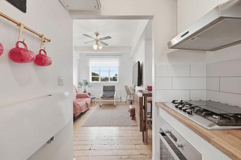 2 bedroom flat for sale, Evelyn House, London E1