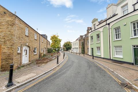 3 bedroom house to rent, High Street, Greenhithe, DA9