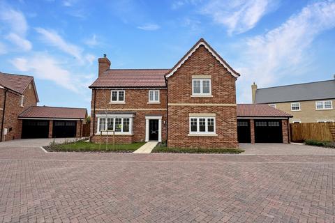 4 bedroom detached house for sale, Oliver Road, Great Bentley, Colchester, CO7