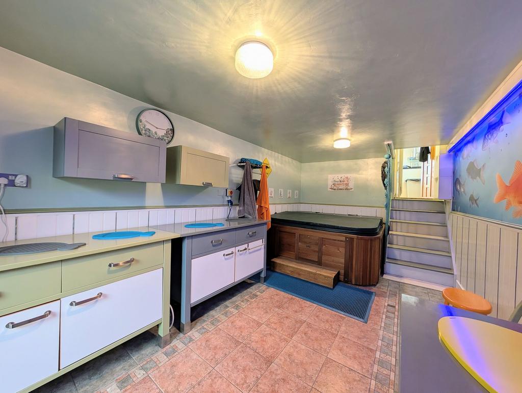 Utility Room/Hot Tub