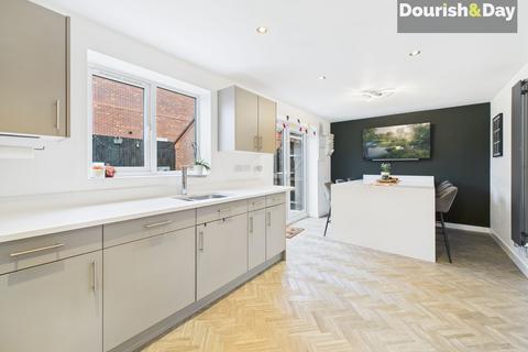 4 bedroom detached house for sale, Harris View, Stone ST15