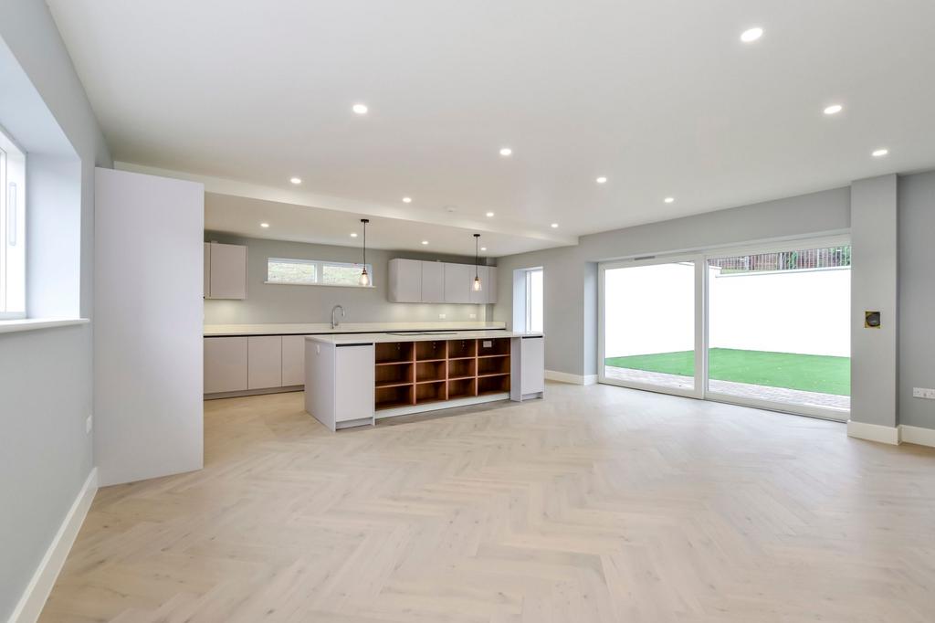 Kitchen-Breakfast/Family Room
