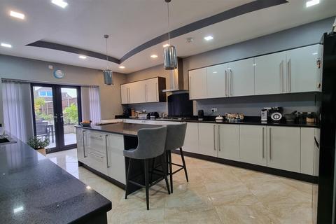 5 bedroom semi-detached house for sale, Alcester Road, Wythall