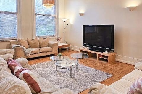 3 bedroom flat to rent, Carlton Road, Manchester, Greater Manchester, M16