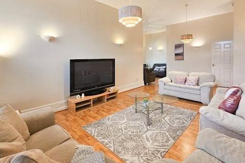 3 bedroom flat to rent, Carlton Road, Manchester, Greater Manchester, M16