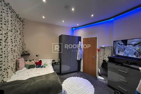 4 bedroom house to rent, Victoria Road, Leeds LS6