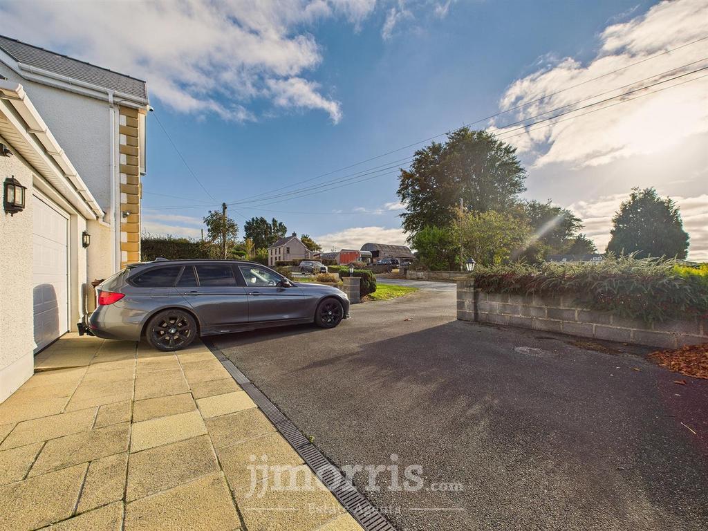 CAM05297 G0-PR0103-STILL002.jpg