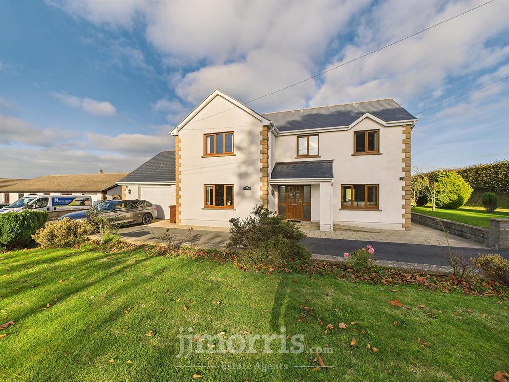 CAM05297 G0-PR0103-STILL003.jpg