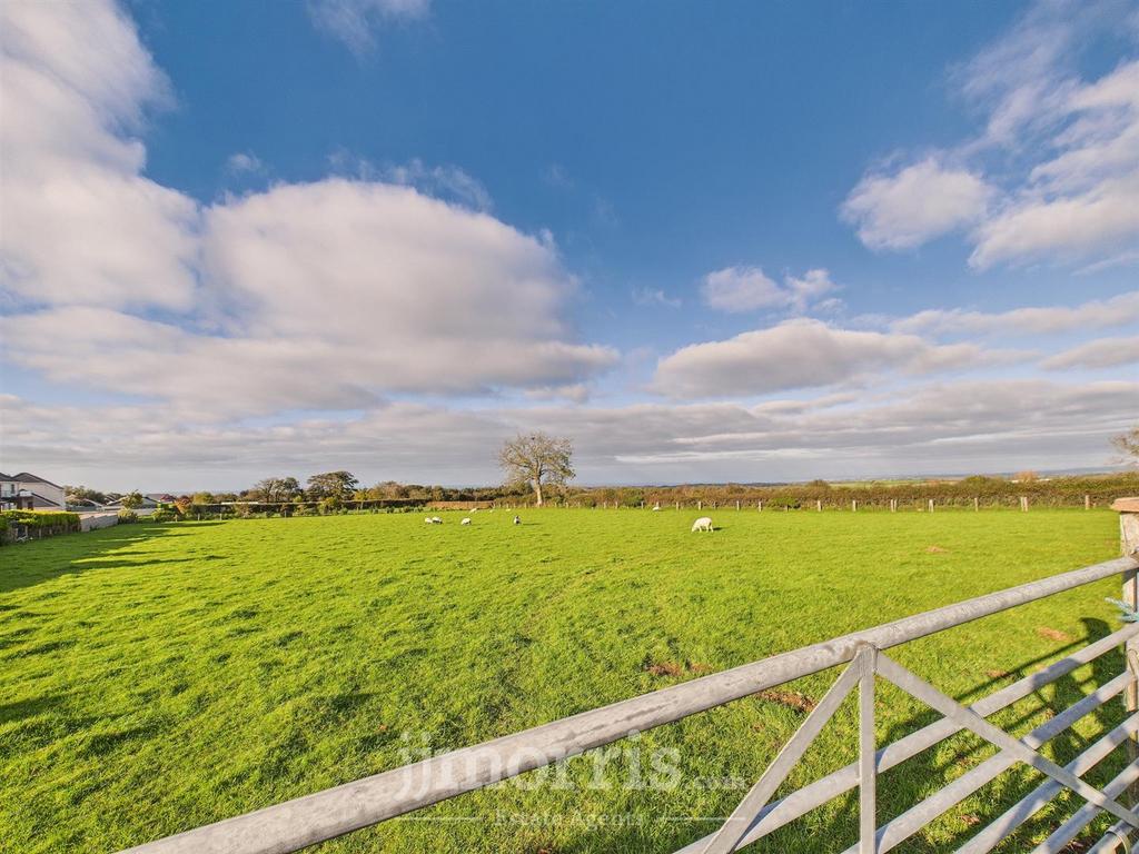 CAM05297 G0-PR0103-STILL012.jpg