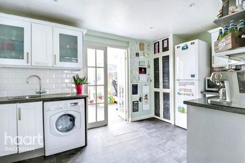 undefined, Fitzstephen Road, DAGENHAM