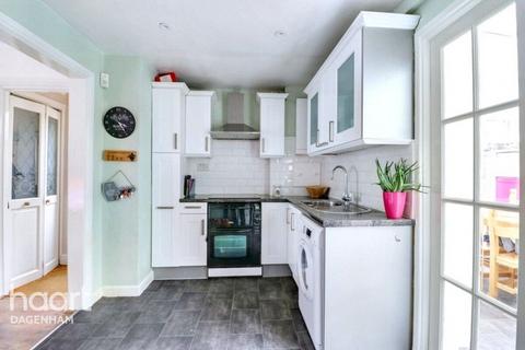 undefined, Fitzstephen Road, DAGENHAM
