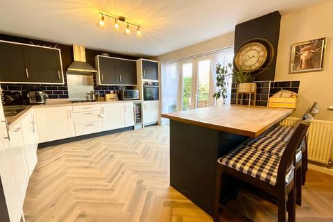 5 bedroom detached house for sale, Dairy Lane, Cayton, YO11