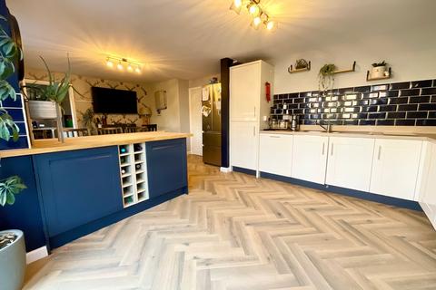 5 bedroom detached house for sale, Dairy Lane, Cayton, YO11
