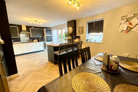 5 bedroom detached house for sale, Dairy Lane, Cayton, YO11