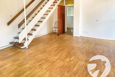 4 Moat Court, London, SE9 5QD