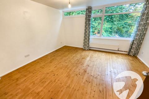 4 Moat Court, London, SE9 5QD