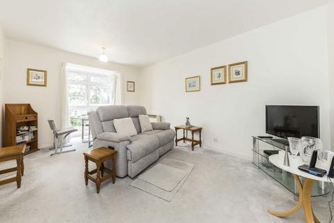 2 bedroom flat to rent, Harriers Close, London W5
