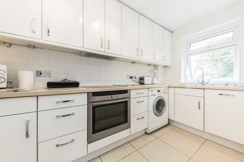 2 bedroom flat to rent, Harriers Close, London W5