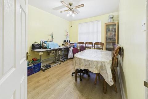 5 bedroom detached house for sale, Harrison Road, Leicester LE4