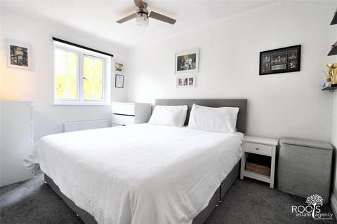 3 bedroom detached house for sale, Naseby Rise, Berkshire RG14