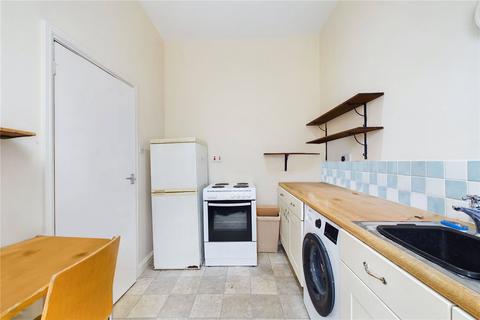 Studio to rent, London Road, Newbury, Berkshire, RG14