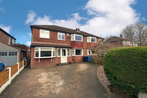 4 bedroom semi-detached house to rent, Ripon Grove, Sale