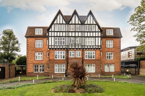 Streatham Close, London SW16