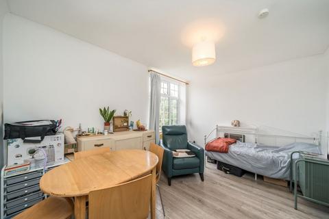 1 bedroom flat for sale, Streatham Close, London SW16