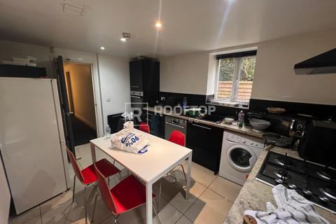 4 bedroom house to rent, Regent Park Avenue, Leeds LS6