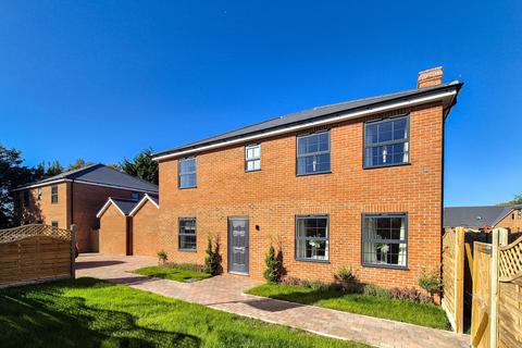 undefined, Sabre Close, Felsted CM6