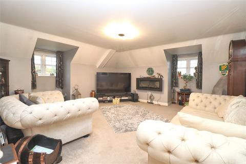 2 bedroom flat for sale, Heathside Road, Surrey GU22