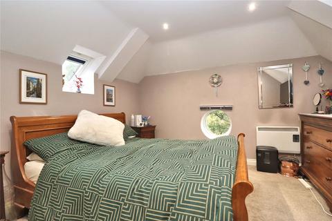 2 bedroom flat for sale, Heathside Road, Surrey GU22