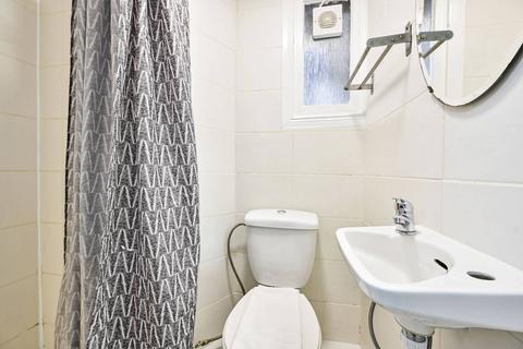 1 bedroom flat to rent, Knaresborough Place, Earls Court, London, SW5