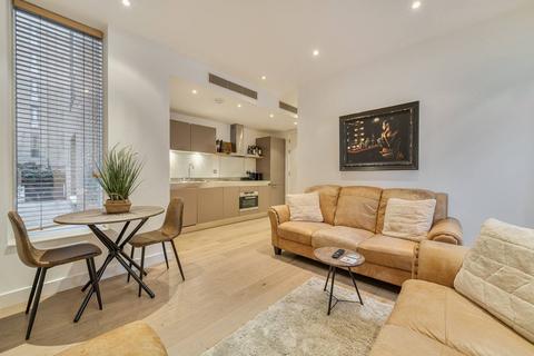 Grosvenor Waterside, Chelsea, London, SW1W