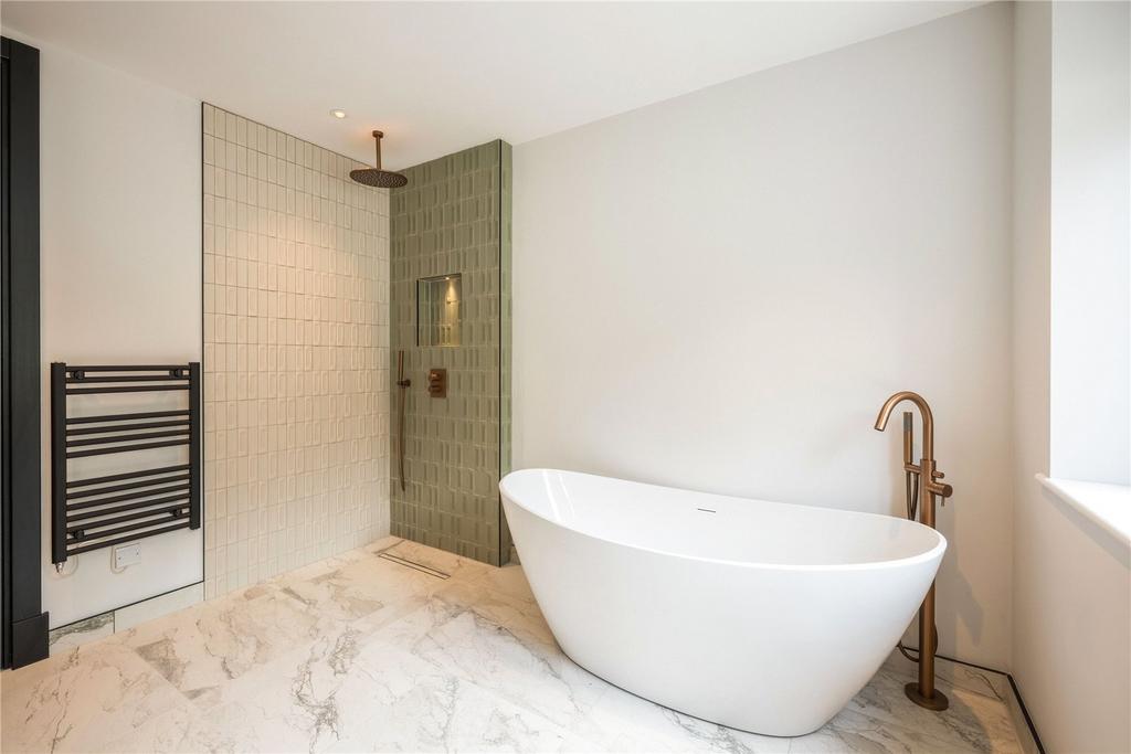 En Suite Bathroom