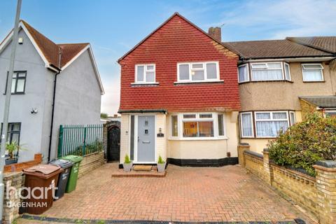 Marston Avenue, Dagenham