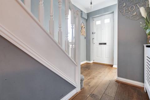 4 bedroom semi-detached house for sale, Thistle Drive, Whitstable