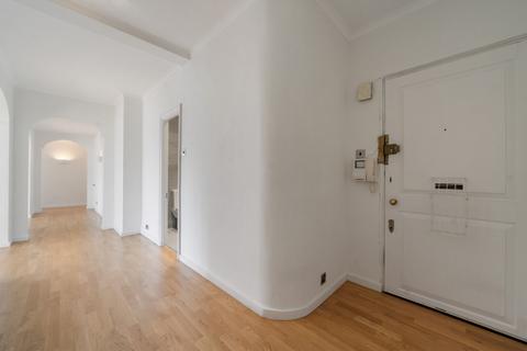 3 bedroom apartment for sale, Cottesmore Court, London, W8