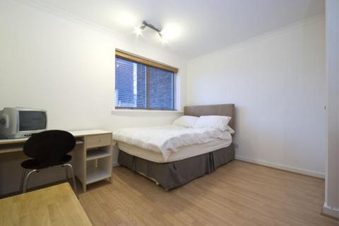 2 bedroom apartment to rent, Parkgate Road, Battersea SW11
